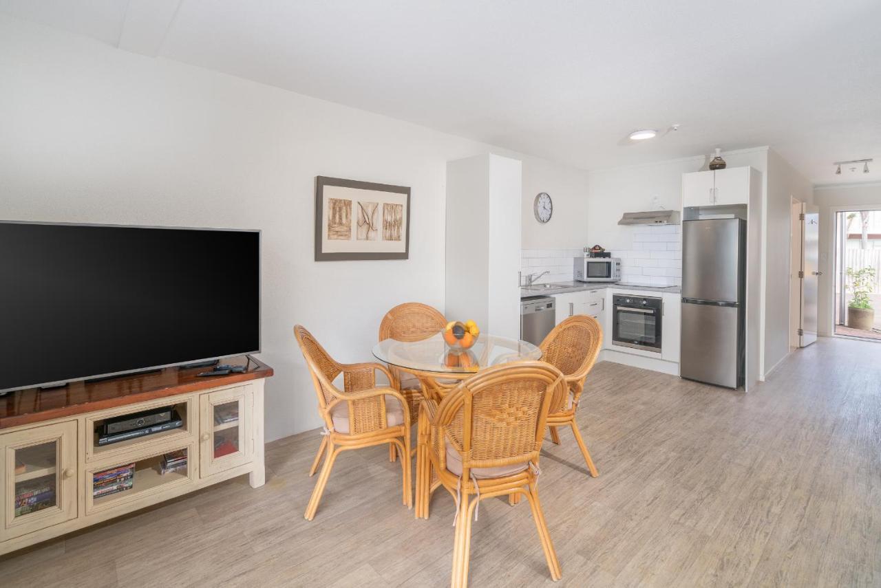 Waterfront Apartments Уитианга Екстериор снимка